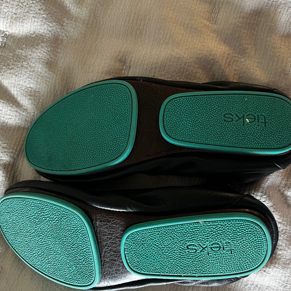 Black Tieks